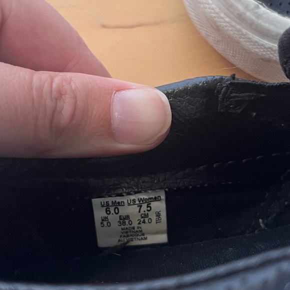 Vans Classic Slip-On Black Perforated Leather Sneaker Unisex Men’s 6 Women’s 7.5 - Picture 10 of 13